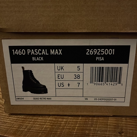 NEW Dr. Marten's 1460 PASCAL MAX LEATHER PLATFORM BOOTS - Picture 4 of 11